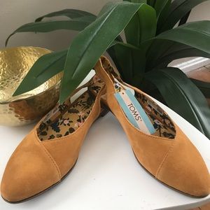 NWT TOMS - Women's Julie Slingback Flats
